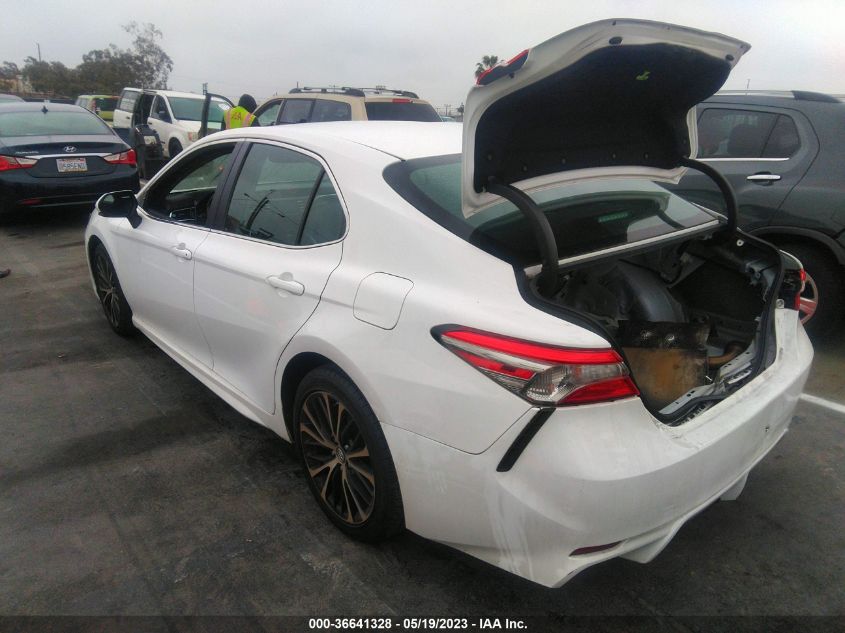 2018 TOYOTA CAMRY LE/SE/XLE/L - 4T1B11HK8JU560212