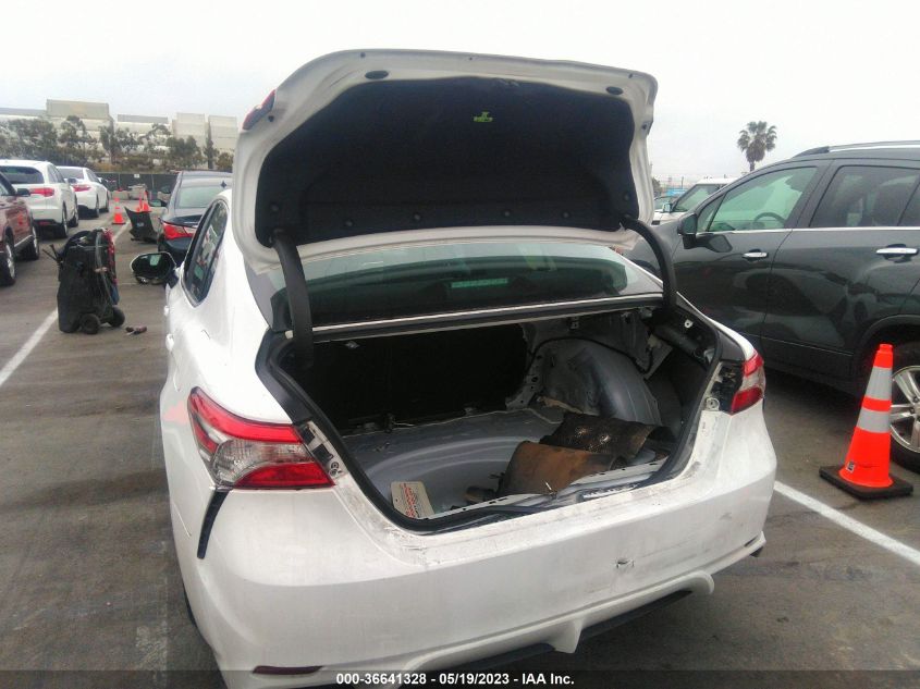 2018 TOYOTA CAMRY LE/SE/XLE/L - 4T1B11HK8JU560212