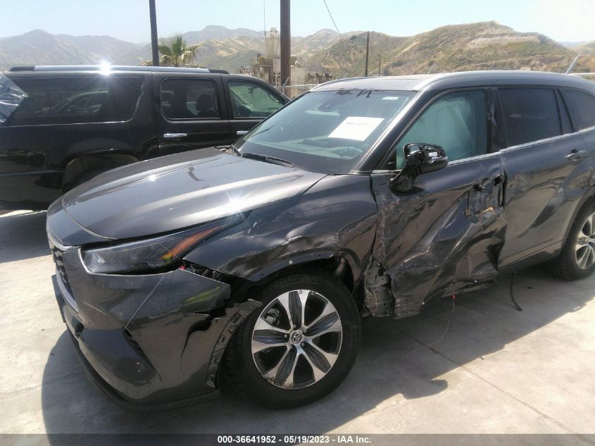 2022 TOYOTA HIGHLANDER XLE - 5TDHZRBHXNS560161