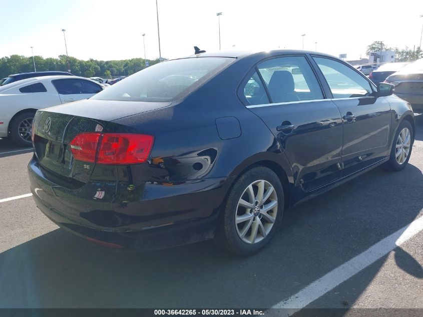 2014 VOLKSWAGEN JETTA SEDAN SE - 3VWD17AJ0EM425041