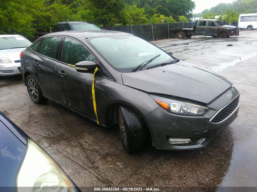 VIN 1FADP3H23JL244395 2018 FORD FOCUS SEL