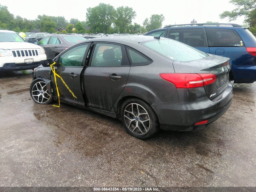 VIN 1FADP3H23JL244395 2018 FORD FOCUS SEL