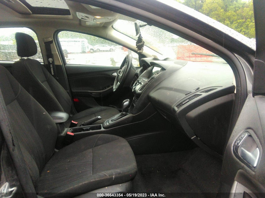 VIN 1FADP3H23JL244395 2018 FORD FOCUS SEL