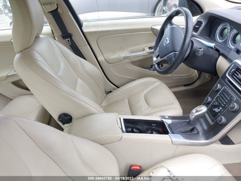 2013 VOLVO S60 T5 - YV1612FS8D2182384