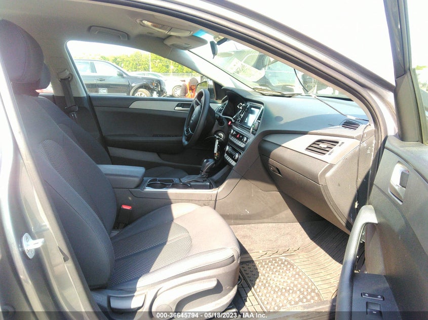 VIN 5NPE24AF7KH811438 2019 HYUNDAI SONATA SE