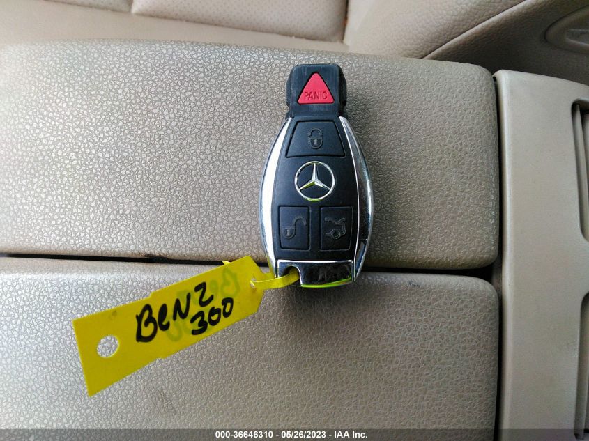 2013 MERCEDES-BENZ C-CLASS C 300 - WDDGF8ABXDR287866
