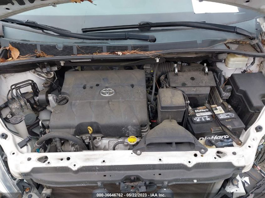 2015 TOYOTA SIENNA LE - 5TDKK3DC5FS550129