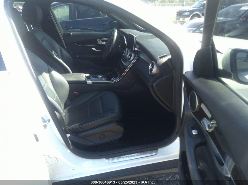 VIN WDC0G4JB9KV167766 2019 MERCEDES-BENZ GLC GLC 300