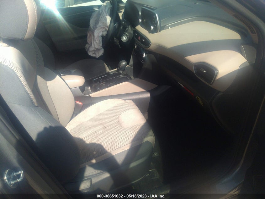 VIN 5NMS23AD8KH047916 2019 HYUNDAI SANTA FE SE