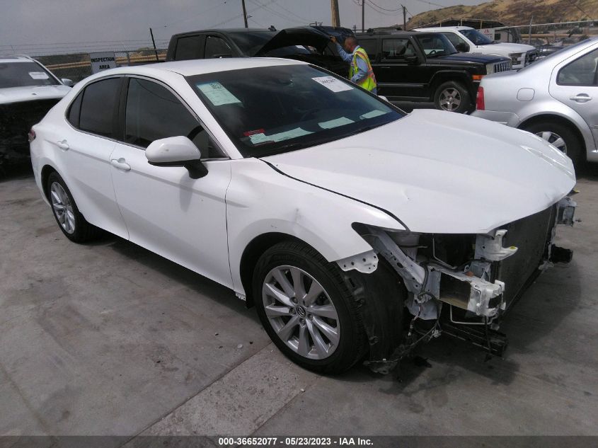 2018 TOYOTA CAMRY LE - 4T1B11HK8JU056551