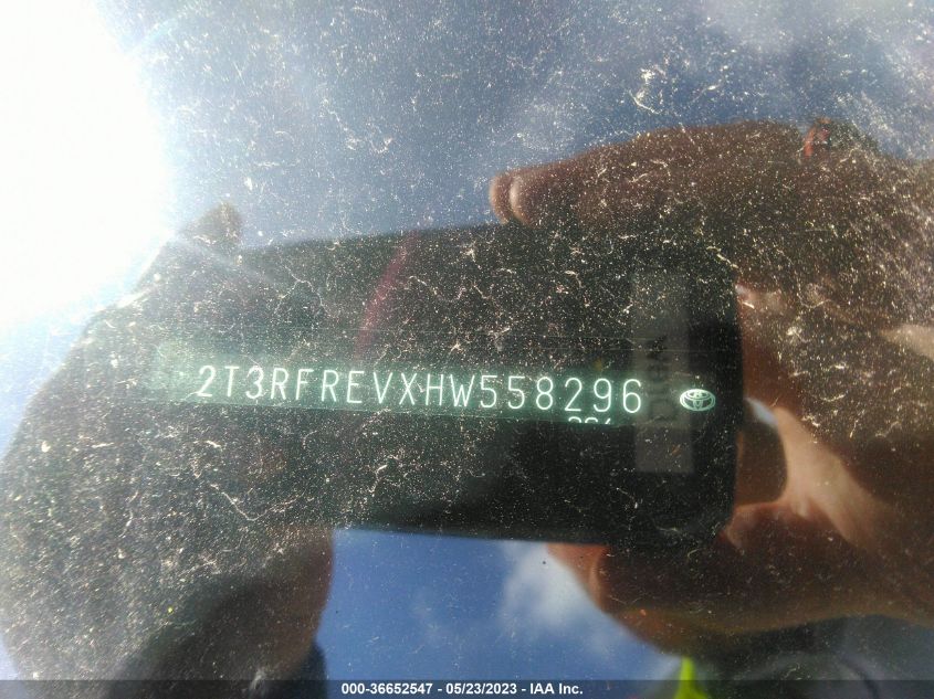 2017 TOYOTA RAV4 XLE - 2T3RFREVXHW558296