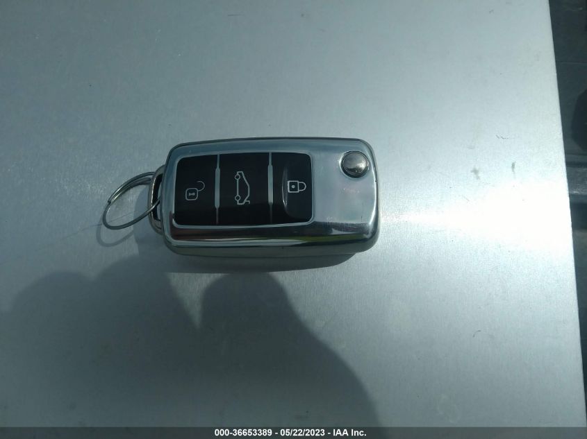 2013 VOLKSWAGEN JETTA SEDAN HYBRID SEL 3VW637AJXDM225169