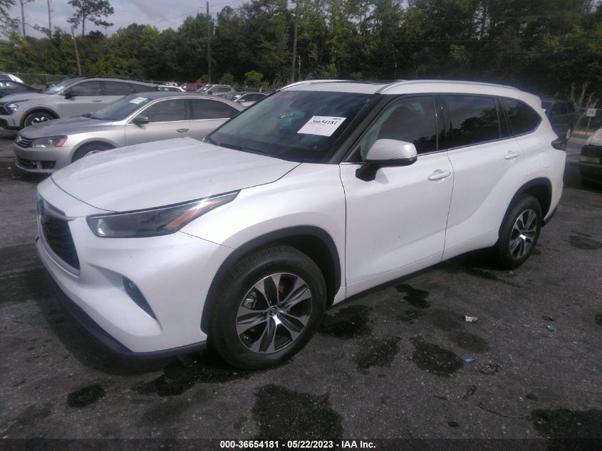 2022 TOYOTA HIGHLANDER XLE - 5TDGZRAH5NS550912