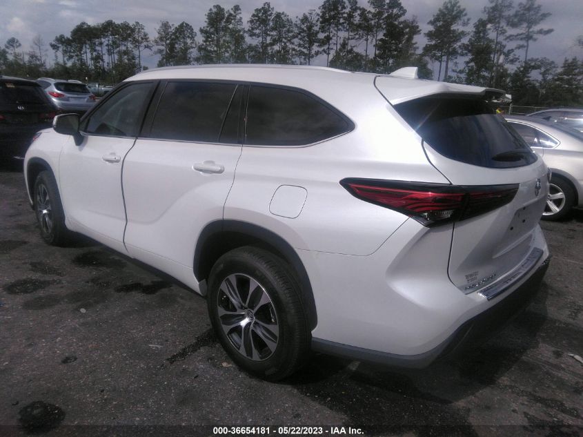 2022 TOYOTA HIGHLANDER XLE - 5TDGZRAH5NS550912