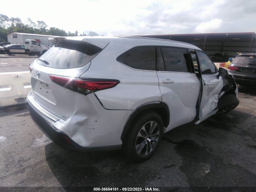 2022 TOYOTA HIGHLANDER XLE - 5TDGZRAH5NS550912