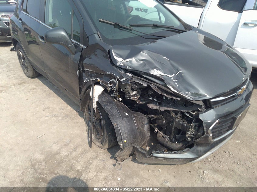 VIN KL7CJLSB3JB674415 2018 CHEVROLET TRAX LT