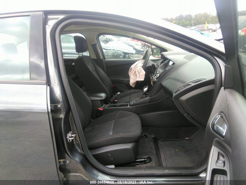 VIN 1FADP3H29JL208954 2018 FORD FOCUS SEL