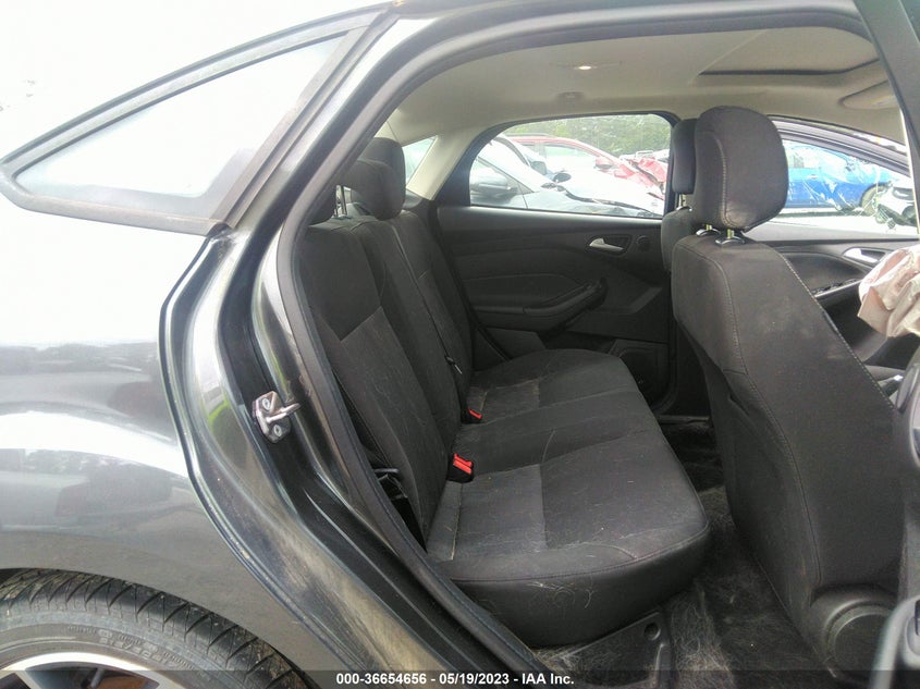 VIN 1FADP3H29JL208954 2018 FORD FOCUS SEL