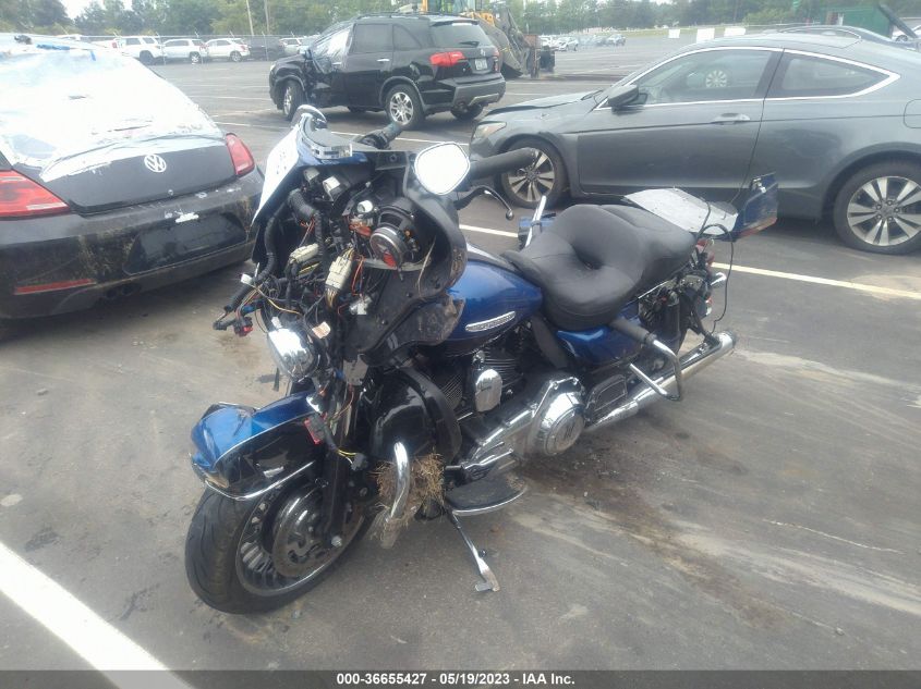 2010 HARLEY-DAVIDSON FLHTK - 1HD1KEM30AB624904