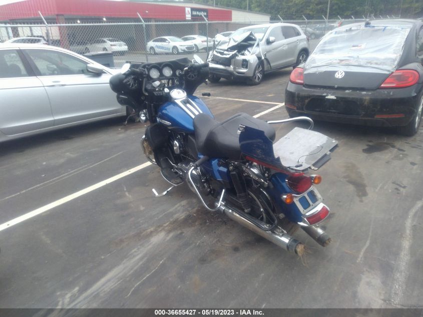 2010 HARLEY-DAVIDSON FLHTK - 1HD1KEM30AB624904