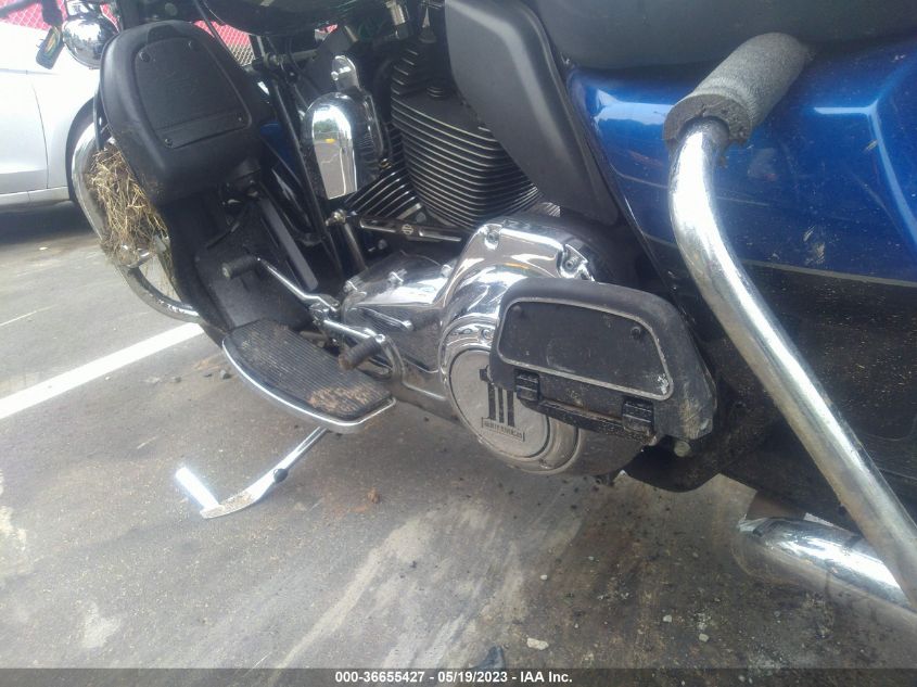 2010 HARLEY-DAVIDSON FLHTK - 1HD1KEM30AB624904