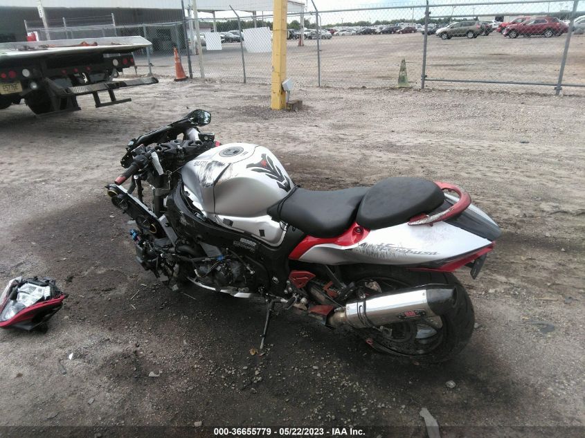 2022 SUZUKI GSX1300 RR JS1EJ11B1N7100884