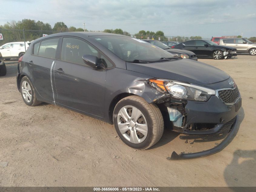 2016 KIA FORTE 5-DOOR LX - KNAFK5A85G5547085