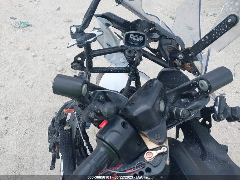 2017 KAWASAKI EX650 J - JKAEXEJ18HDA01324