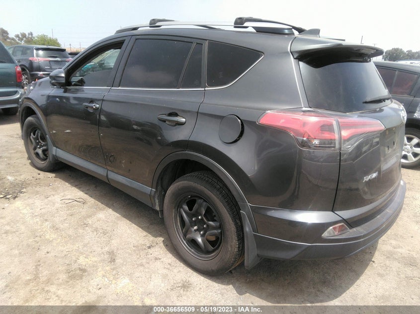 VIN JTMZFREV5JJ188346 2018 TOYOTA RAV4 LE