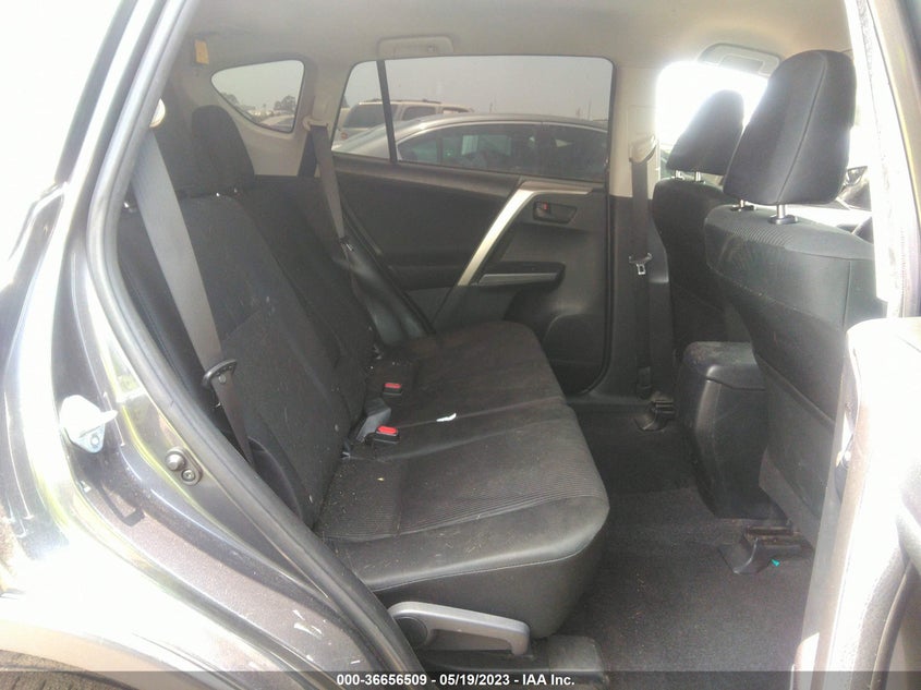 VIN JTMZFREV5JJ188346 2018 TOYOTA RAV4 LE