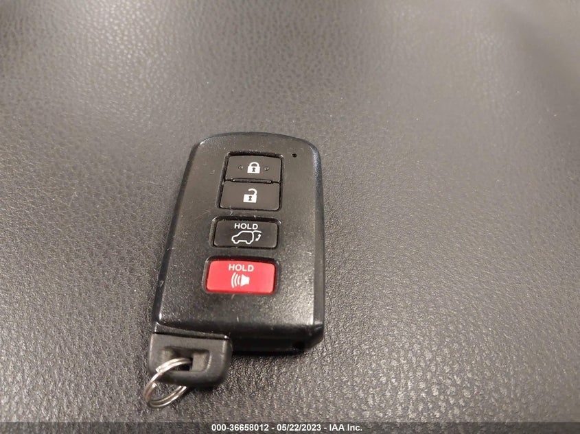 VIN JTMJFREV4HJ166054 2017 TOYOTA RAV4 SE