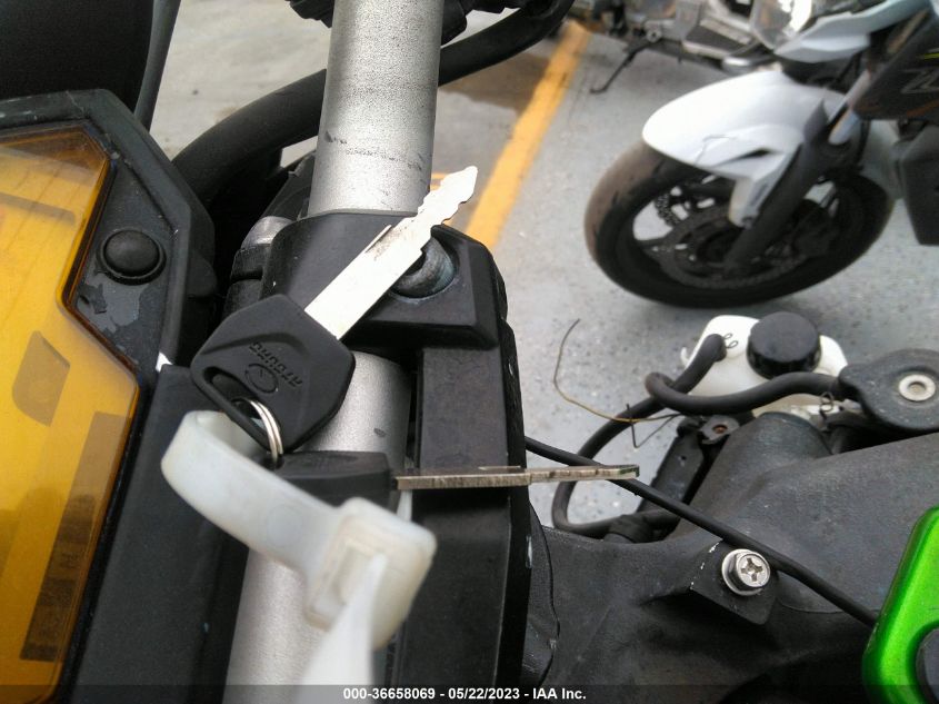 2013 KAWASAKI ZR1000 D - JKAZRCD12DA035490