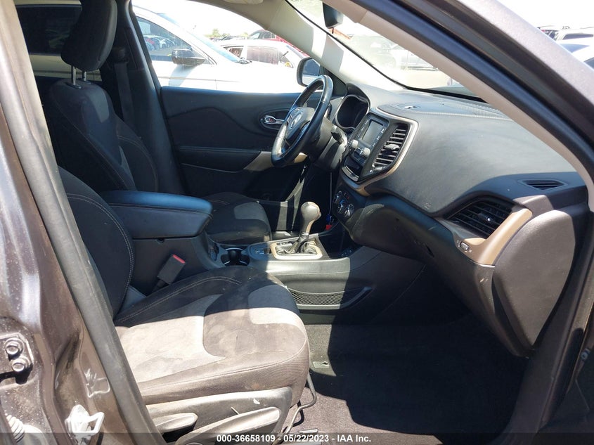 VIN 1C4PJLAB5HW667054 2017 JEEP CHEROKEE ALTITUDE