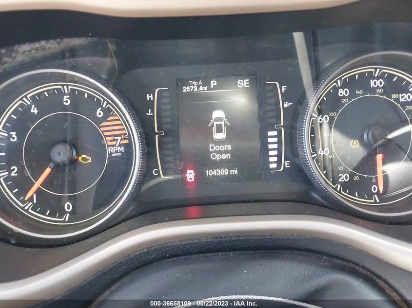 VIN 1C4PJLAB5HW667054 2017 JEEP CHEROKEE ALTITUDE