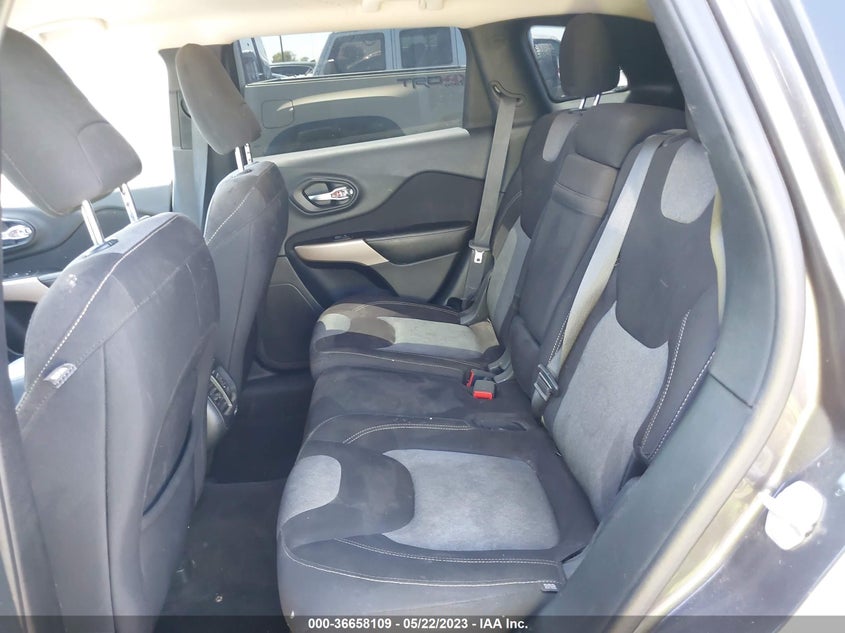 VIN 1C4PJLAB5HW667054 2017 JEEP CHEROKEE ALTITUDE