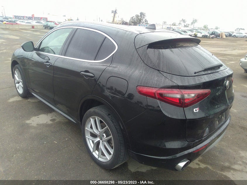 VIN ZASPAKBN6M7D09556 2021 ALFA ROMEO STELVIO TI