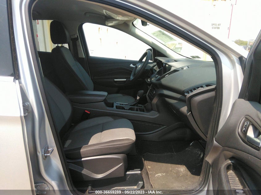 VIN 1FMCU0GDXHUB78105 2017 FORD ESCAPE SE