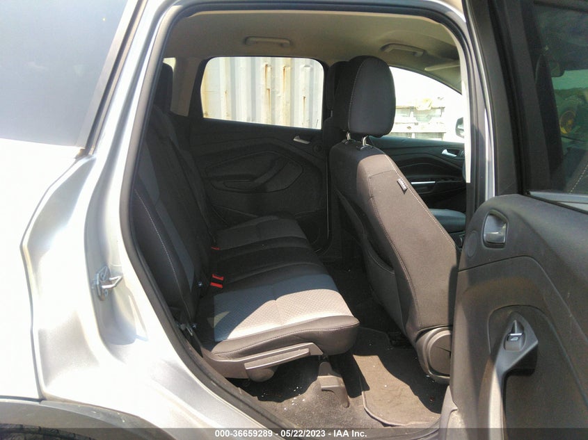 VIN 1FMCU0GDXHUB78105 2017 FORD ESCAPE SE