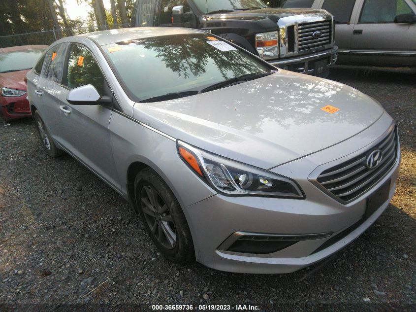 2015 HYUNDAI SONATA 2.4L SE - 5NPE24AF5FH165967