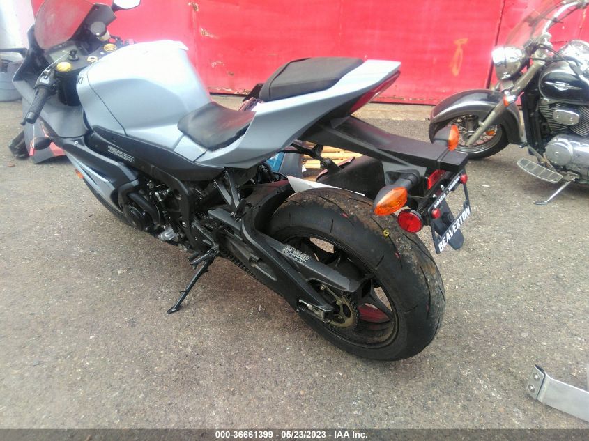 2022 SUZUKI GSX-R1000 JS1DM11B0N7100197