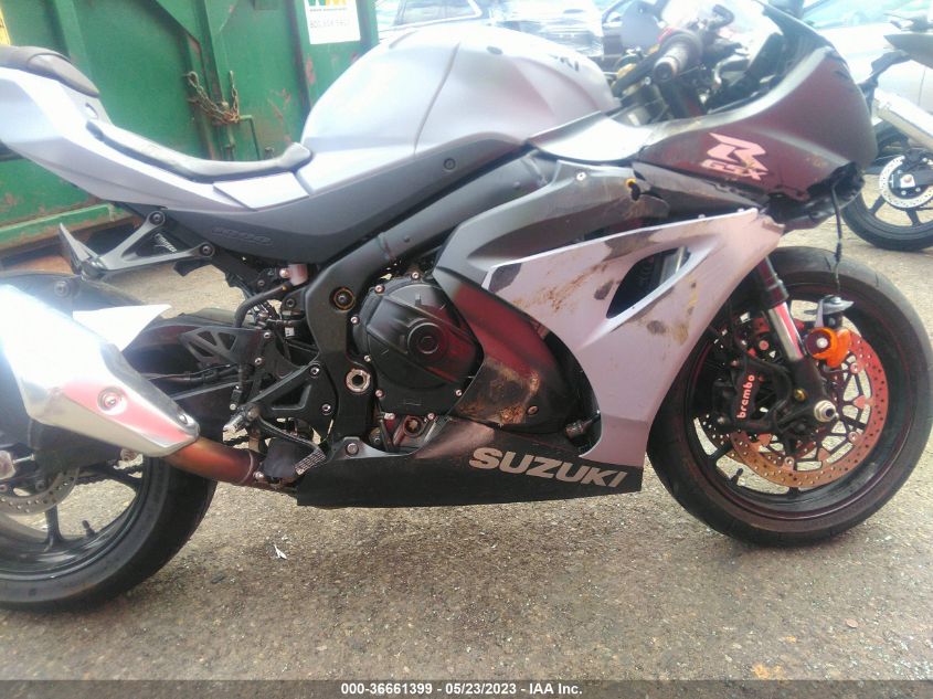 2022 SUZUKI GSX-R1000 JS1DM11B0N7100197