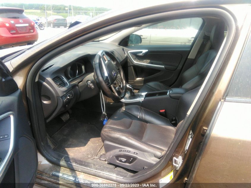 2016 VOLVO V60 CROSS COUNTRY T5 - YV4612HK4G1019063