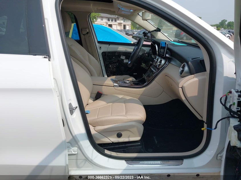 VIN WDC0G4KB1JV022184 2018 MERCEDES-BENZ GLC GLC 300