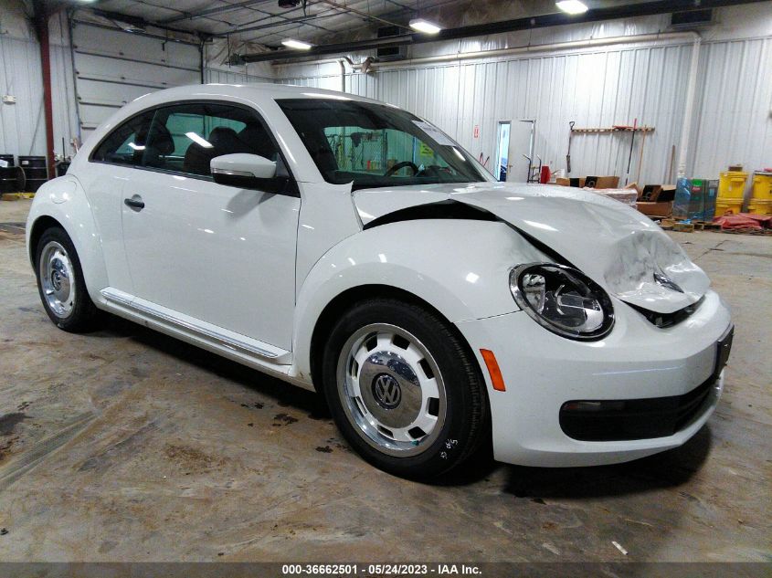 2015 VOLKSWAGEN BEETLE COUPE 1.8T CLASSIC - 3VWF17AT9FM655365