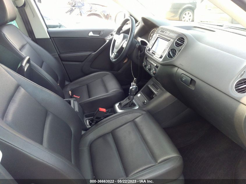 2016 VOLKSWAGEN TIGUAN SE - WVGAV7AX1GW612088