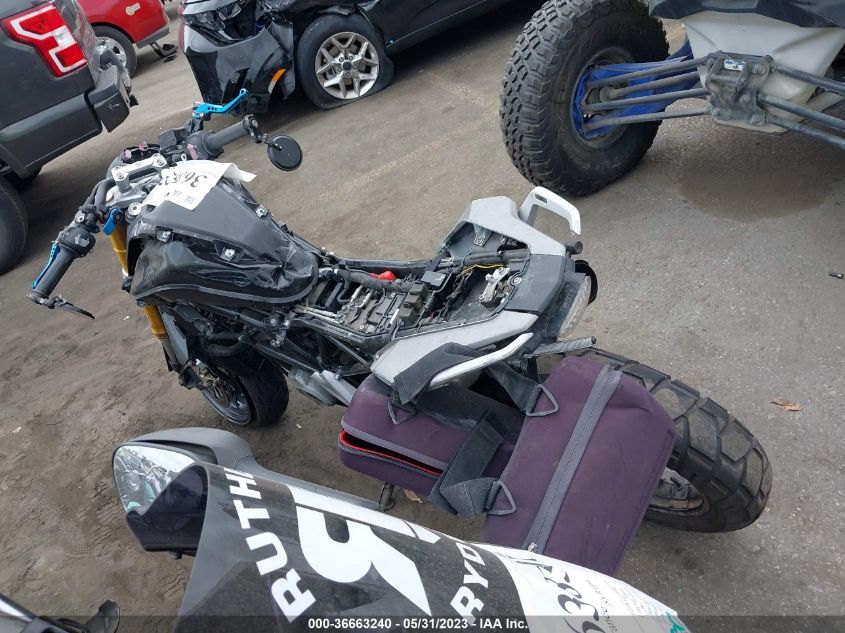2018 BMW G310 R - WB30G1107JR856476