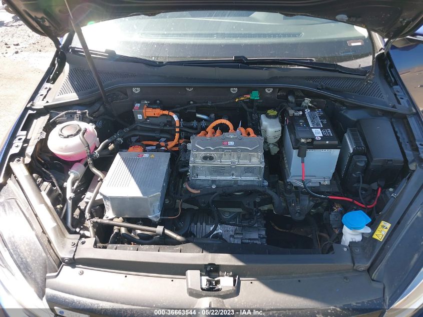 2019 VOLKSWAGEN E-GOLF SE - WVWKR7AU9KW910187
