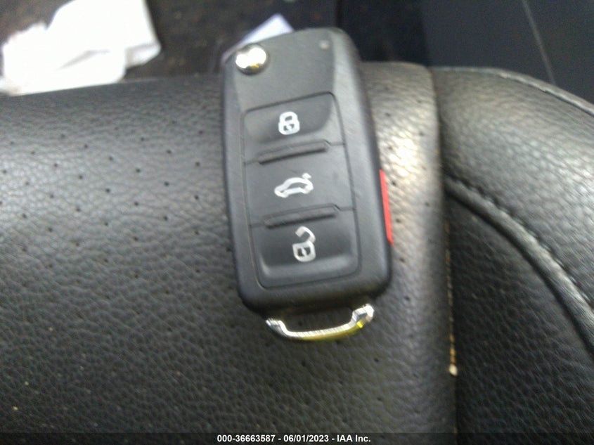 VIN WVGSV7AX4HK029379 2017 VOLKSWAGEN TIGUAN WOLFSBURG EDITION