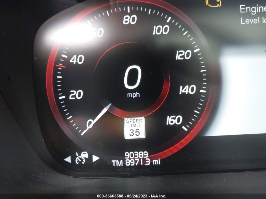 2016 VOLVO XC90 T6 MOMENTUM - YV4A22PK6G1047312