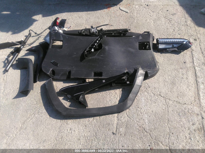 VIN 2T3A1RFVXNC320312 2022 TOYOTA RAV4 XLE PREMIUM